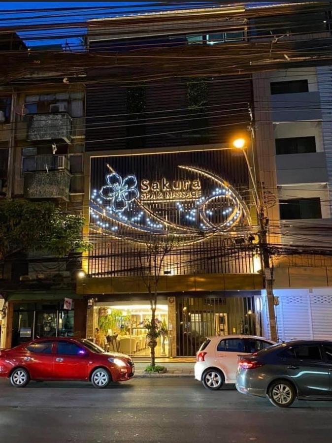 Nato House Ekkamai Aparthotel Bangkok Bagian luar foto