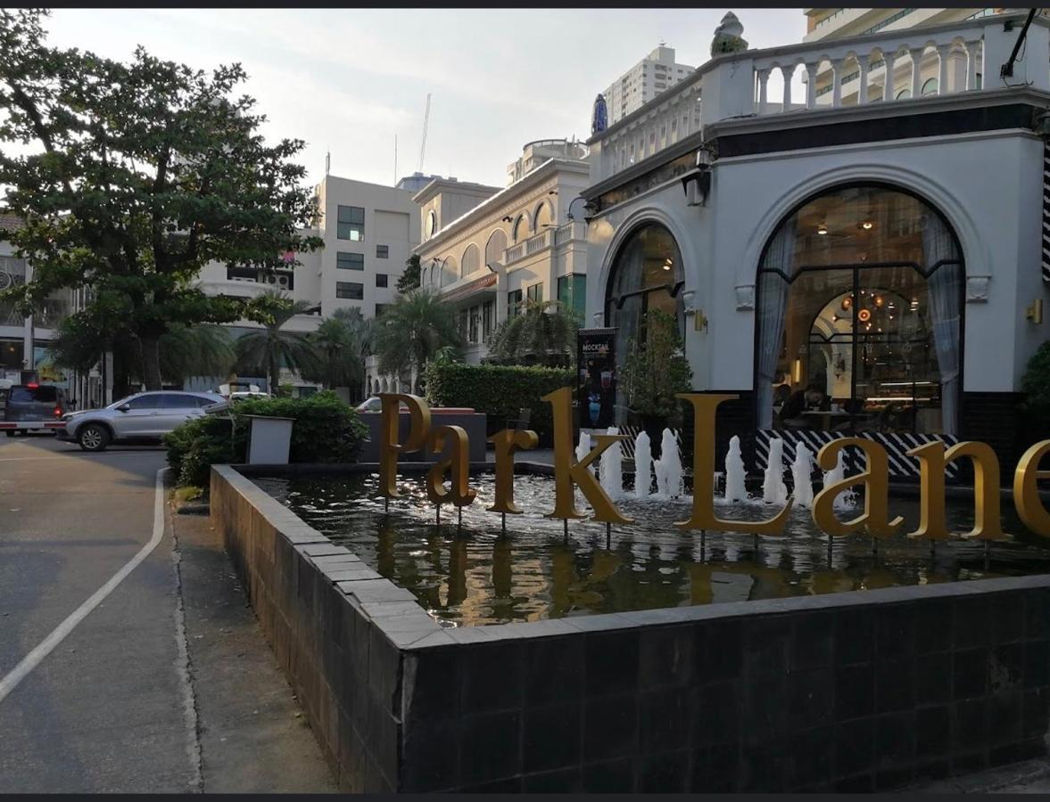 Nato House Ekkamai Aparthotel Bangkok Bagian luar foto