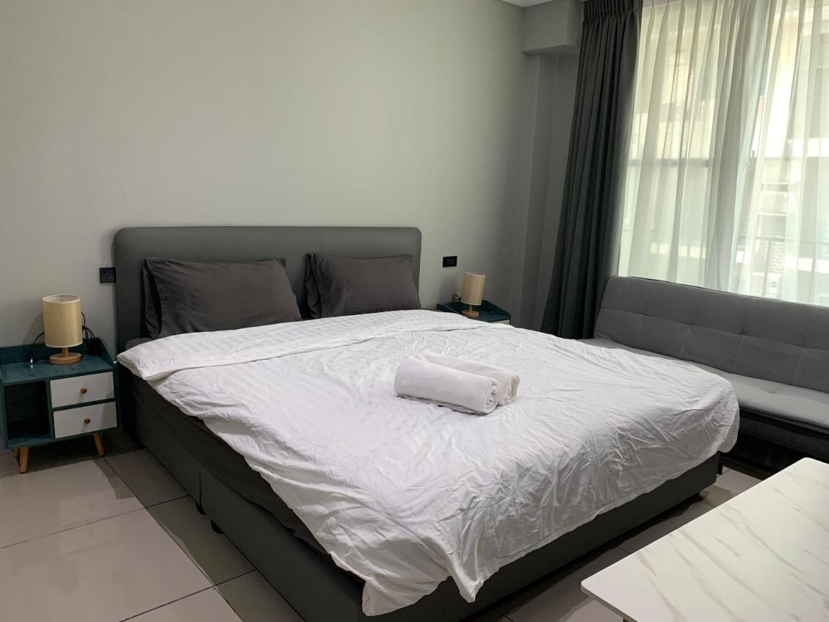 Nato House Ekkamai Aparthotel Bangkok Bagian luar foto